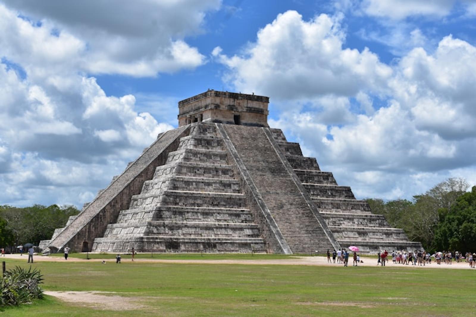 Chichén Itzá pyramid, Yucatán