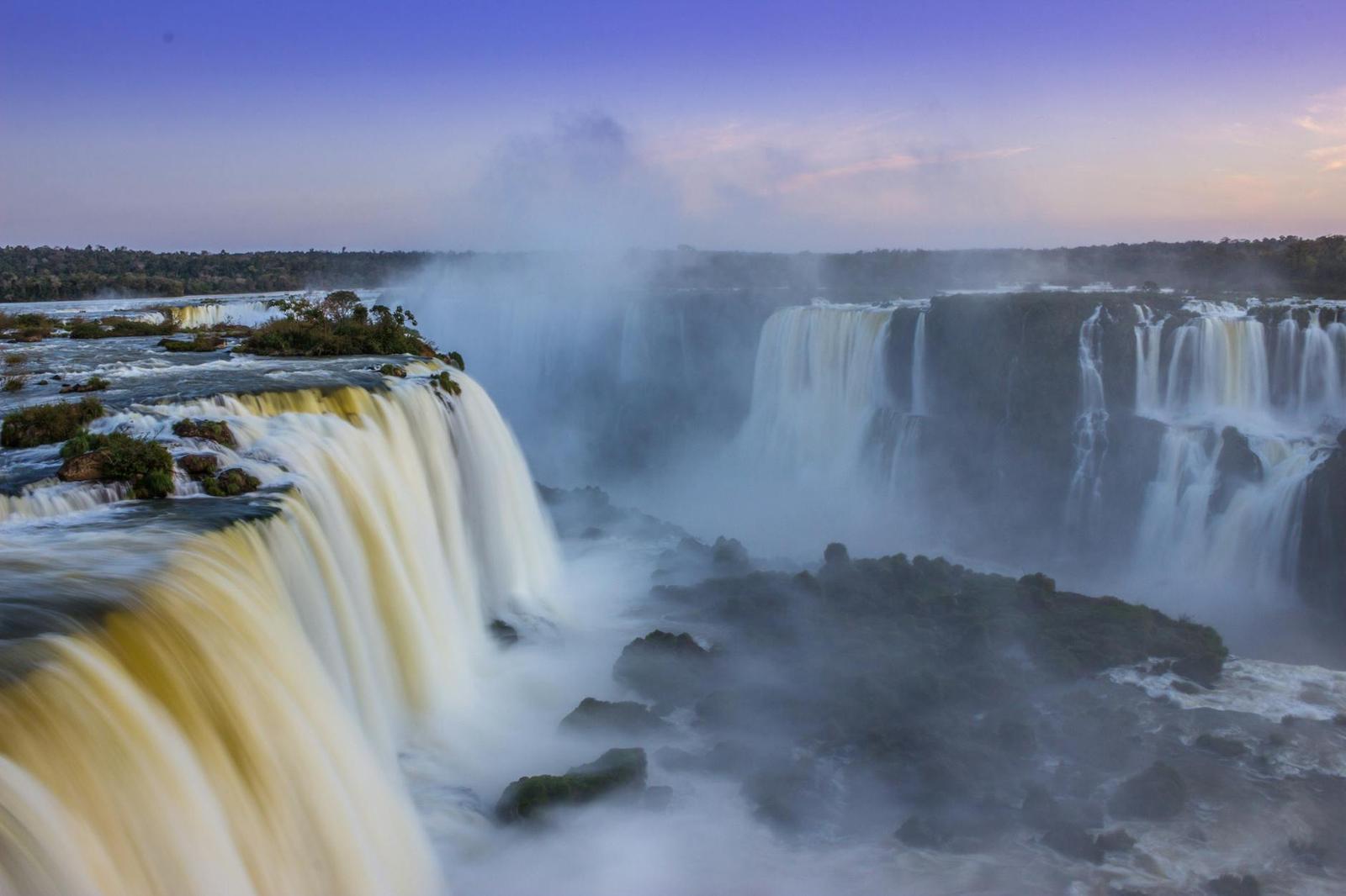 Iguassu Falls architecture at night