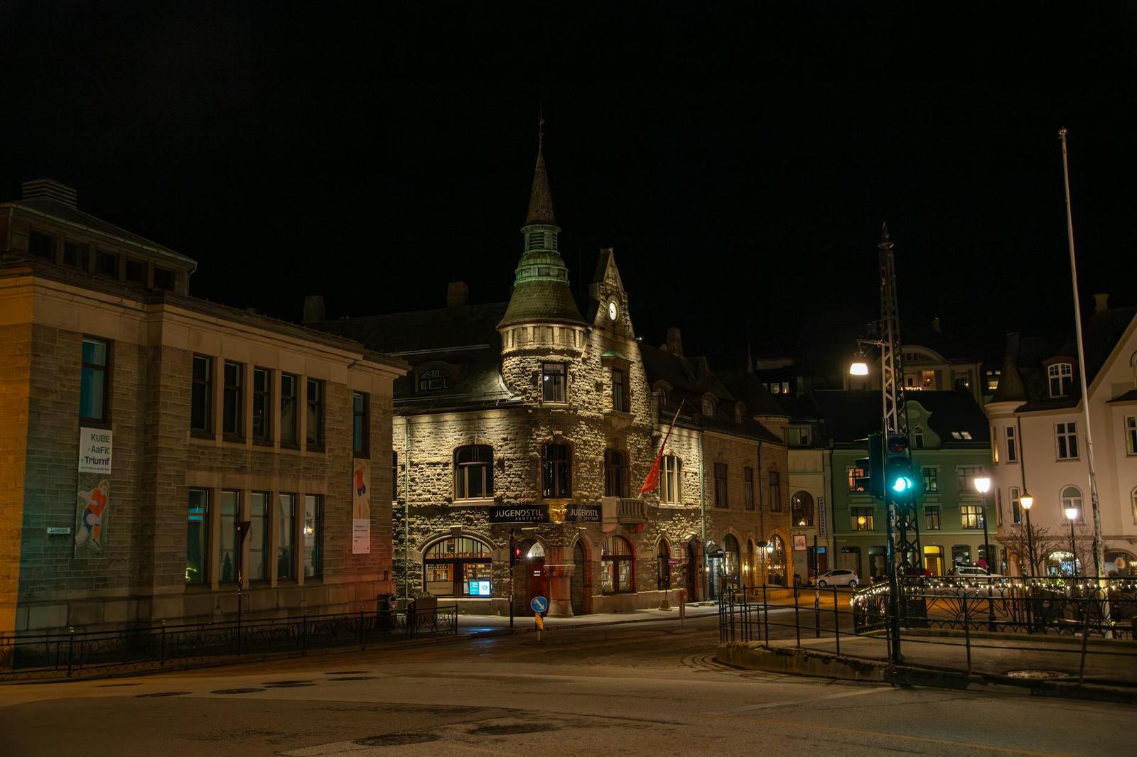 Triberg architecture at night