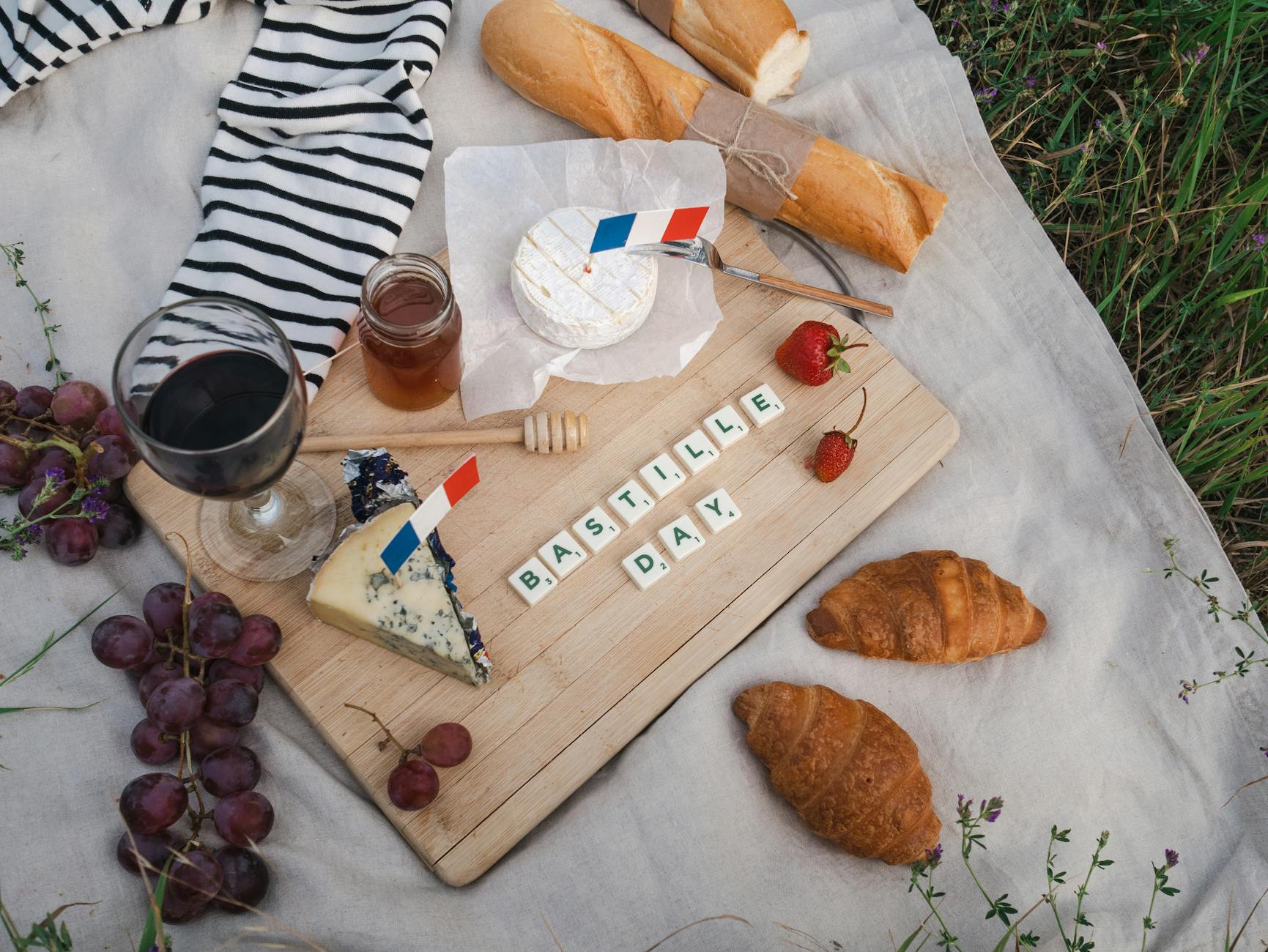 Traditional food of France + Switzerland + Italy
