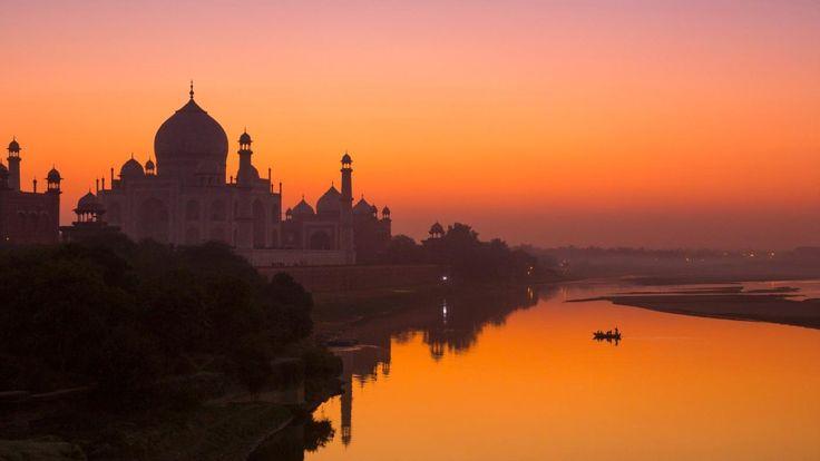 Board at Safdarjung, the Taj by afternoon · Delhi → Agra