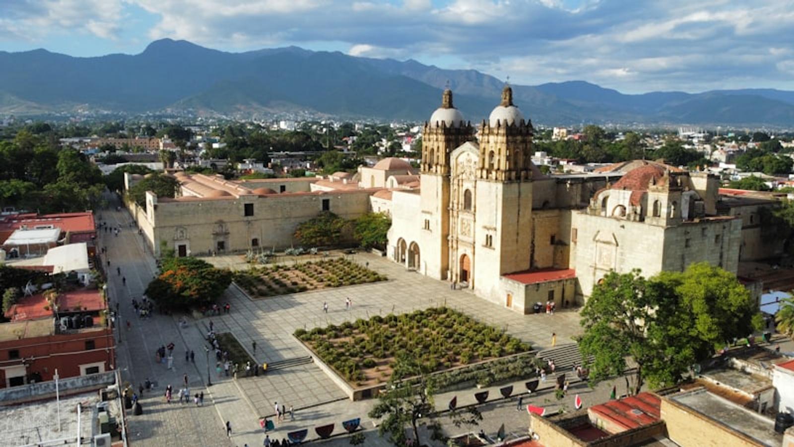 Street scene in Oaxaca