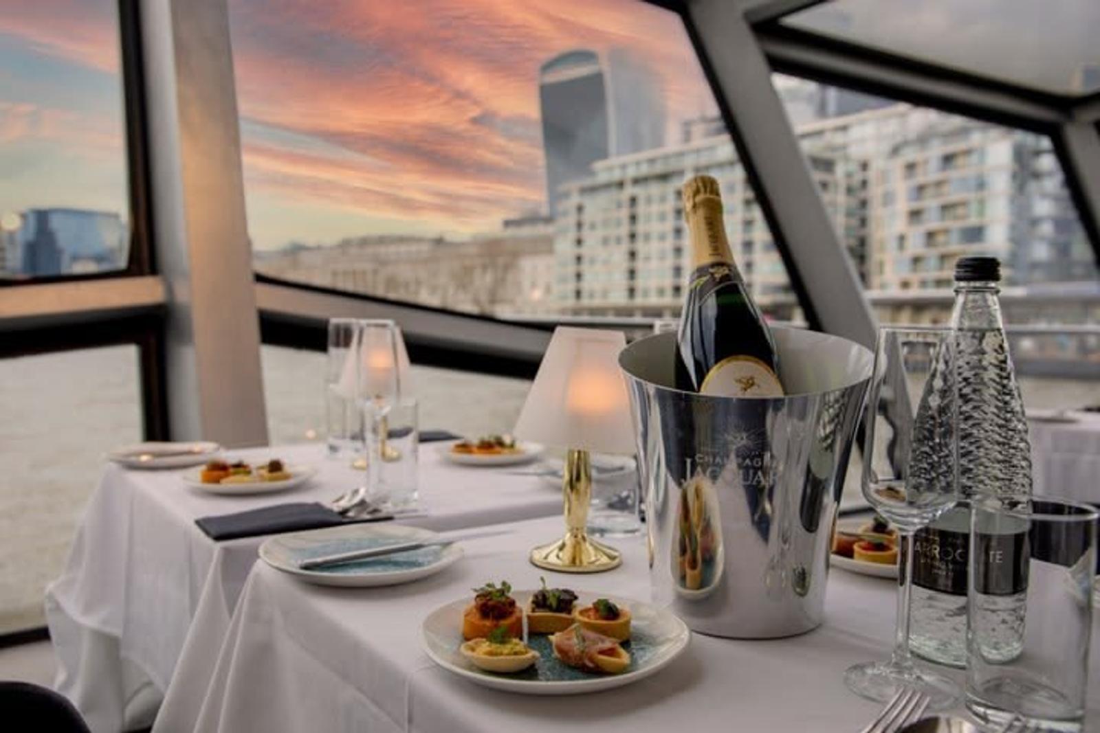Thames dinner cruise