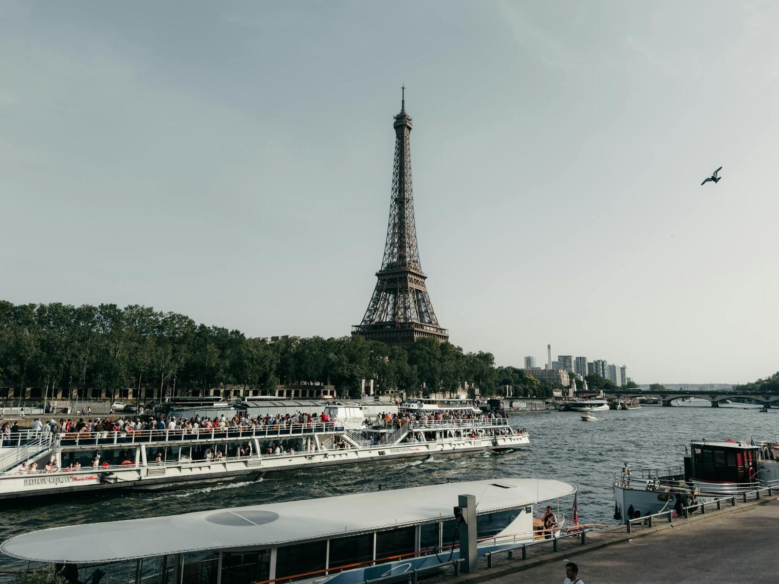 Eiffel Tower Seine Cruise — Norway