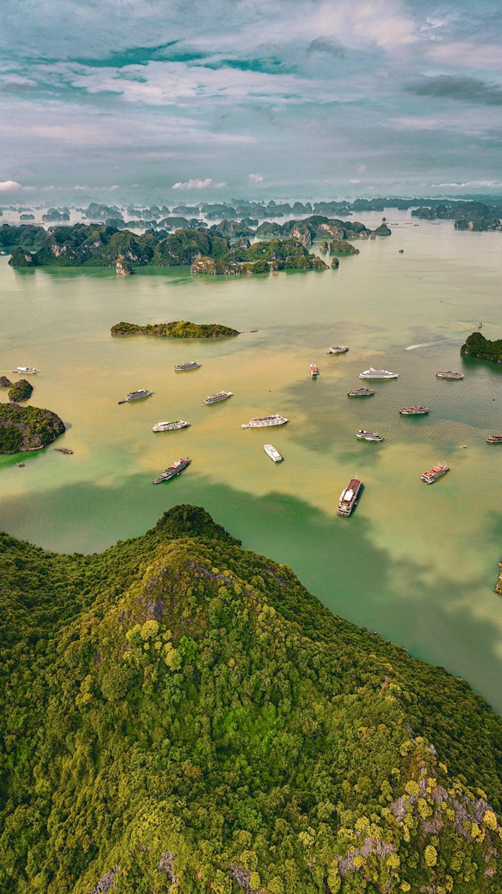 Halong Hanoi — Vietnam