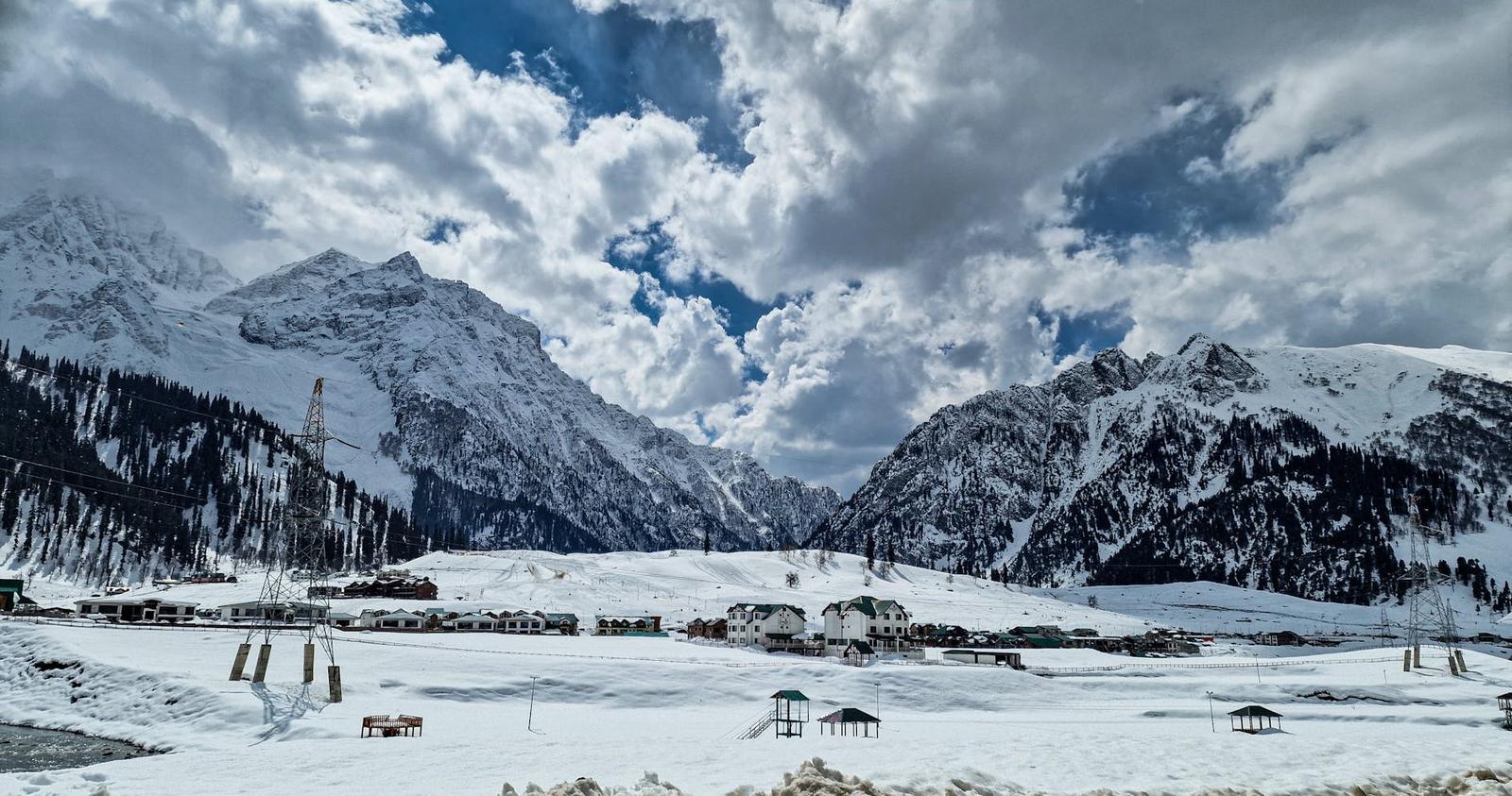 A breathtaking winter landscape of snow-covered mountains in Sonamarg