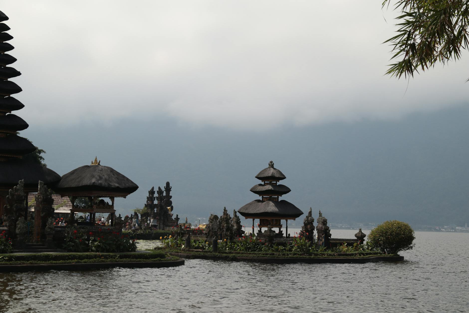 Ulun Danu floating — Bali, Indonesia