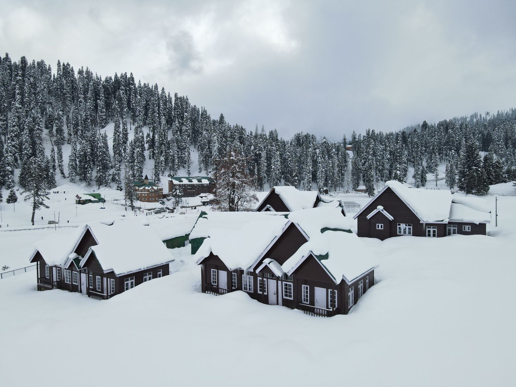 Gulmarg (overnight) architecture at night