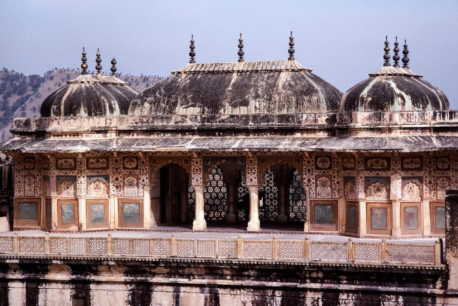 A stunning view of the ornate architecture of Amer Fort in Rajasthan, showcasing intricate designs and historical charm