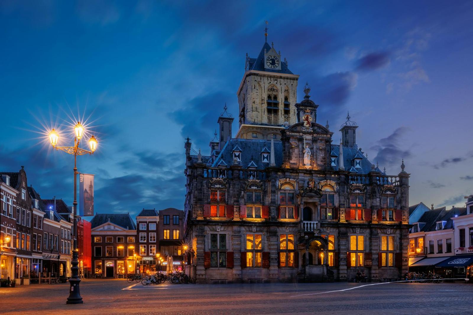 Delft architecture at night