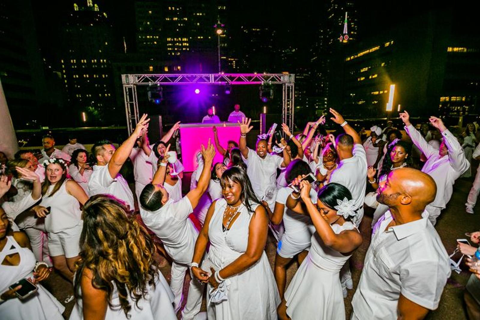 White-party deck gala
