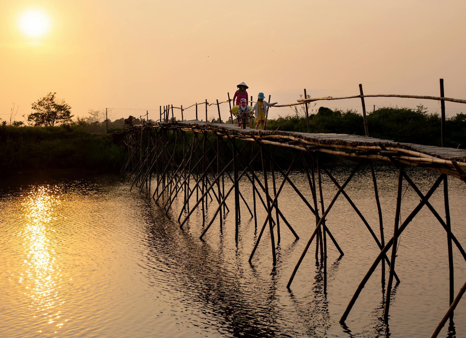 Amazing Vietnam Hanoi & Halong