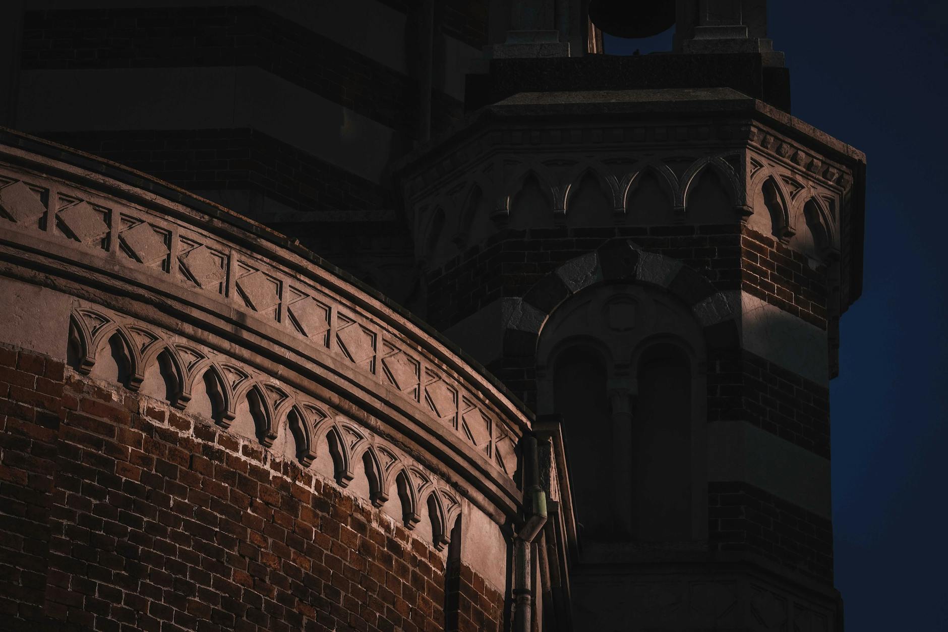 Narkanda architecture at night