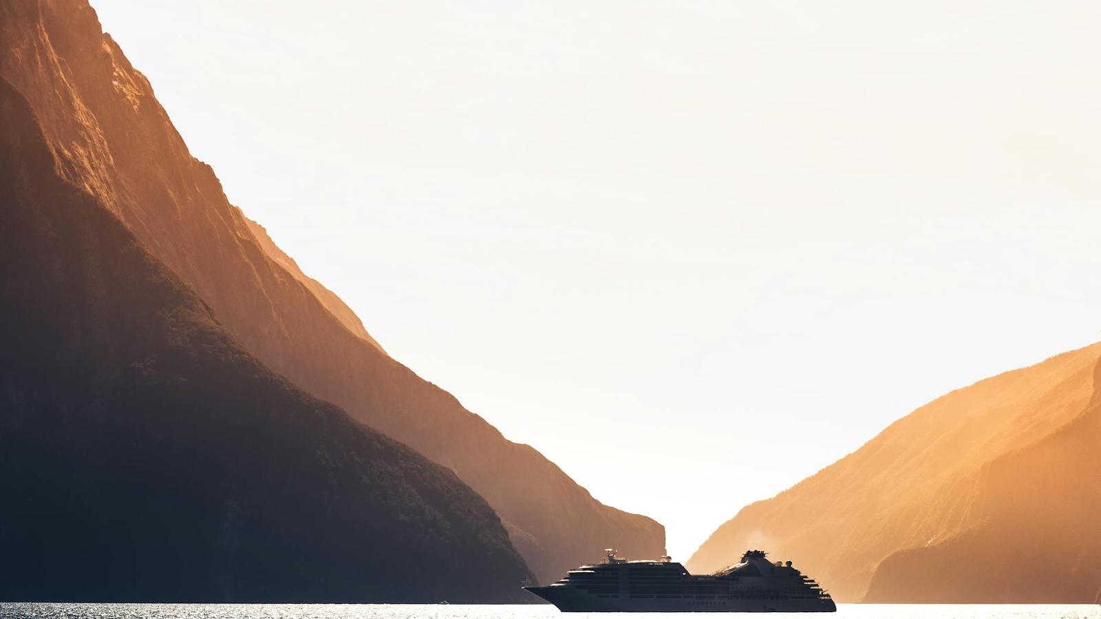 Milford Sound Cruise Full Day Tour on day 6, New Zealand