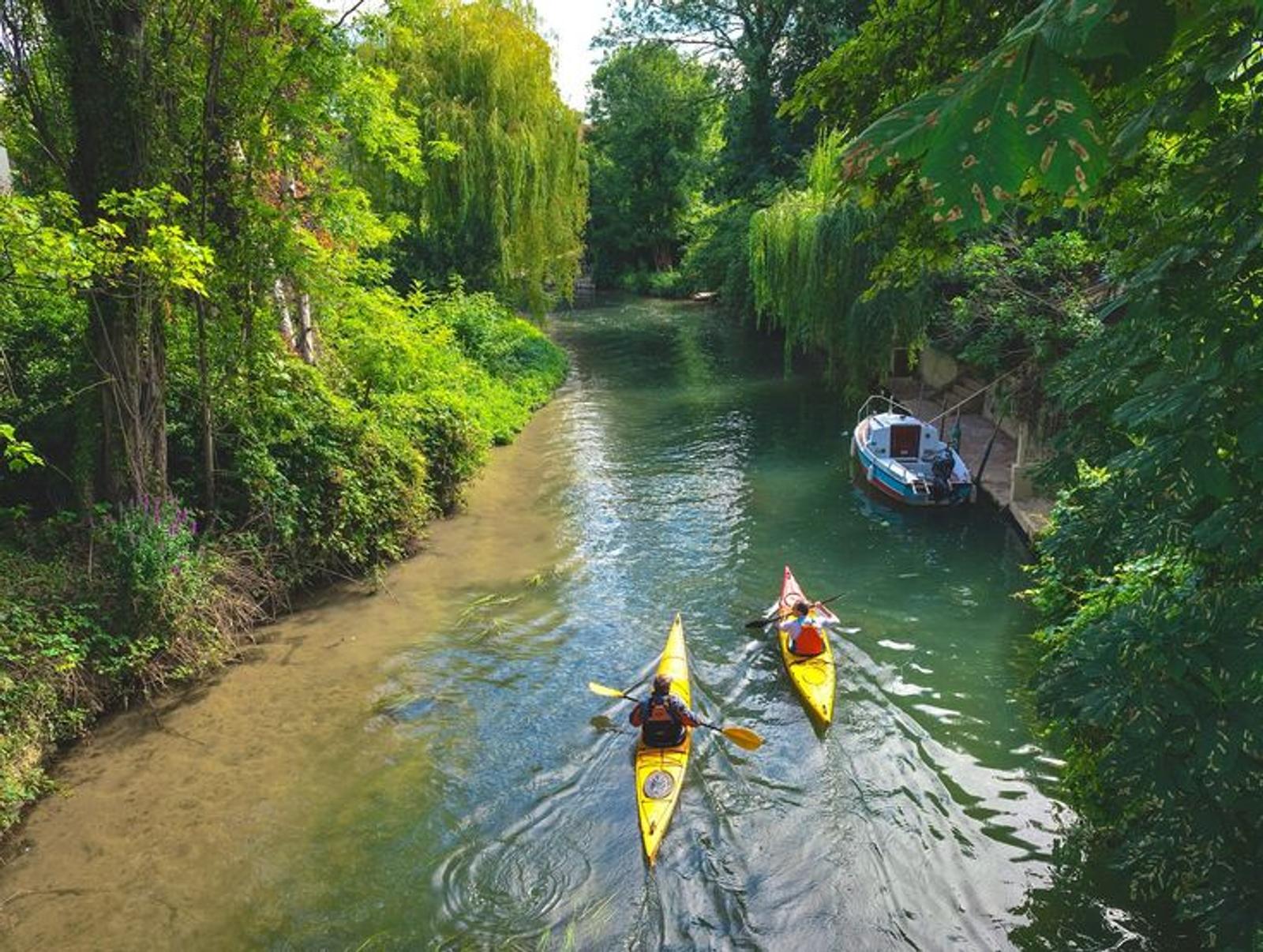Canal kayak challenge