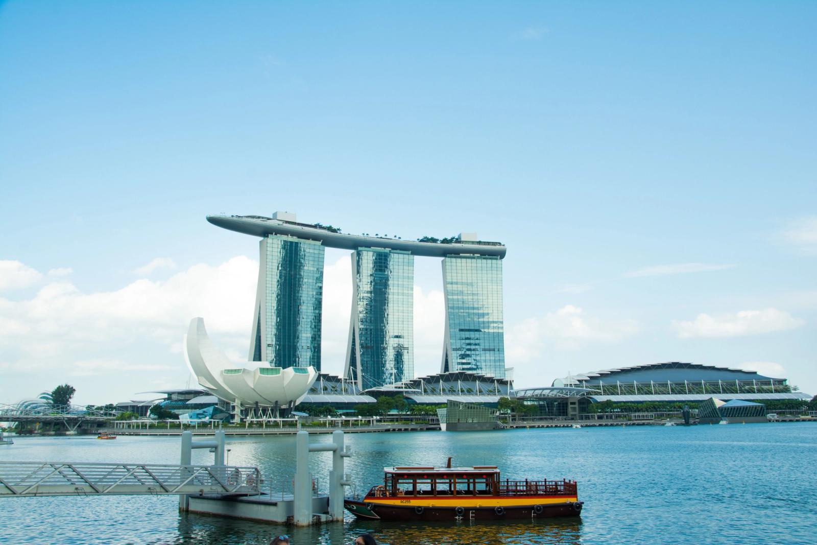 Stunning daytime view of Marina Bay Sands and ArtScience Museum in Singapore