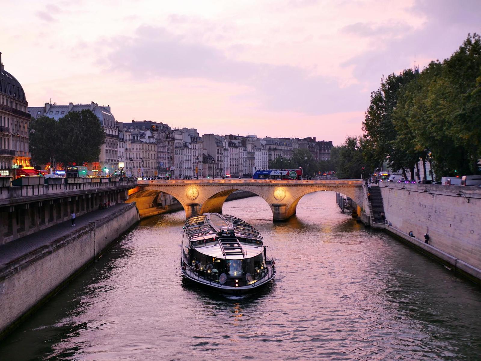 City Seine River Cruise — Italy