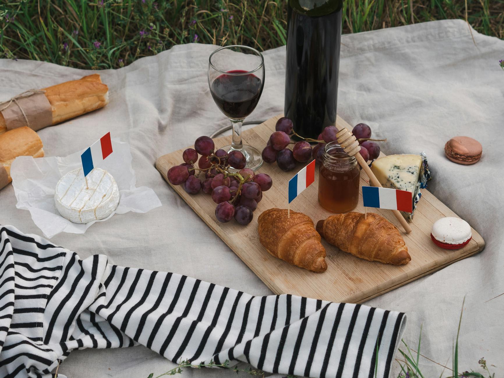 Traditional food of Finland + Switzerland + France