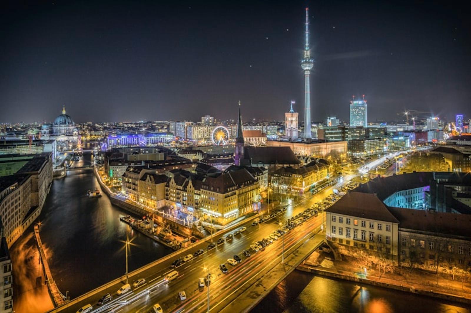 Brandenburg Gate at dawn