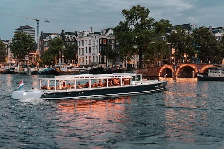 White-nights canal cruise