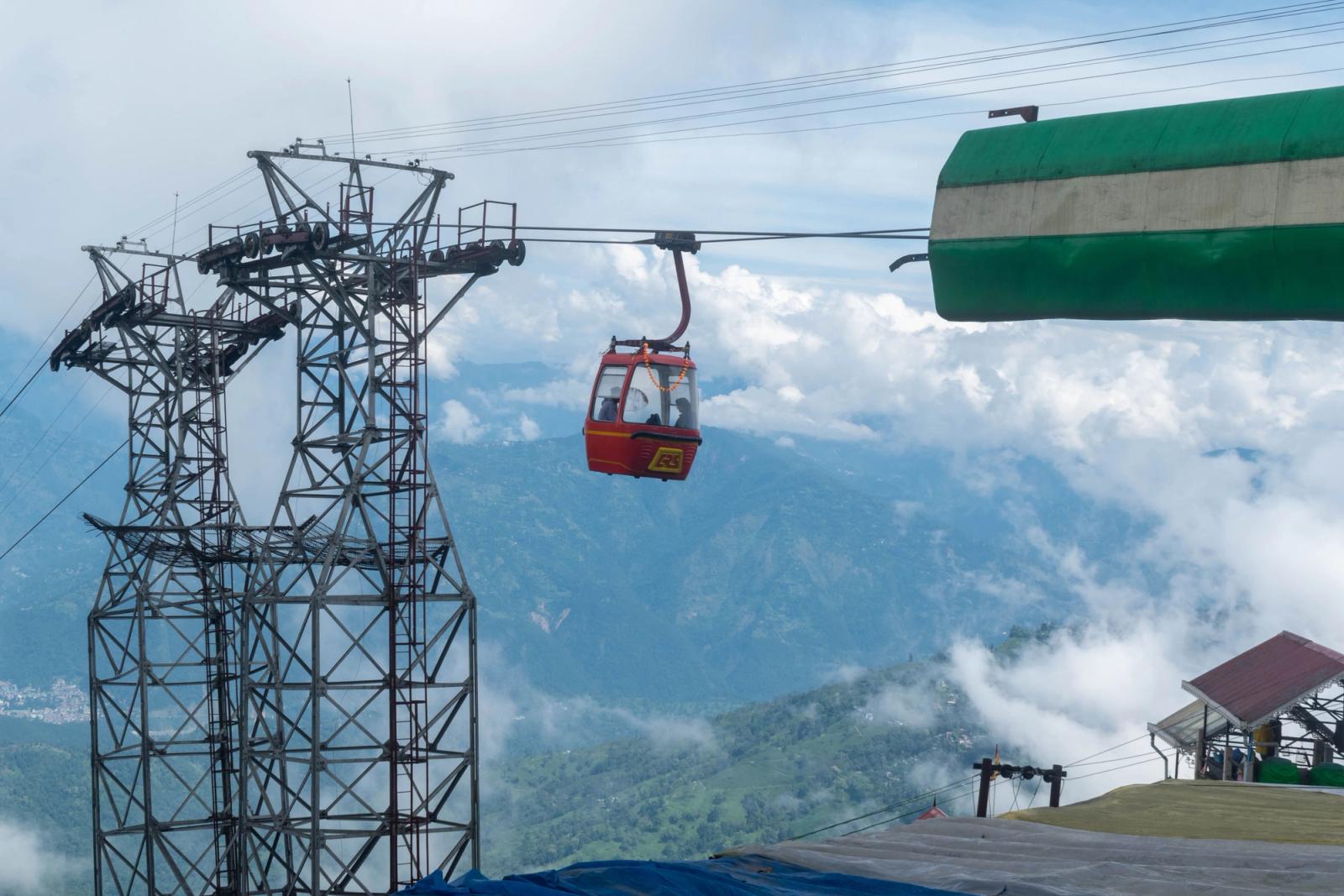 Cable car ride on Darjeeling Ropeway with stunning Himalayan backdrop, West Bengal, India