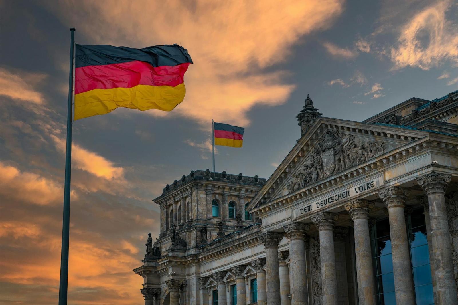 European Tour Munich-Innsbruck-Interlaken-Paris-Amsterdam