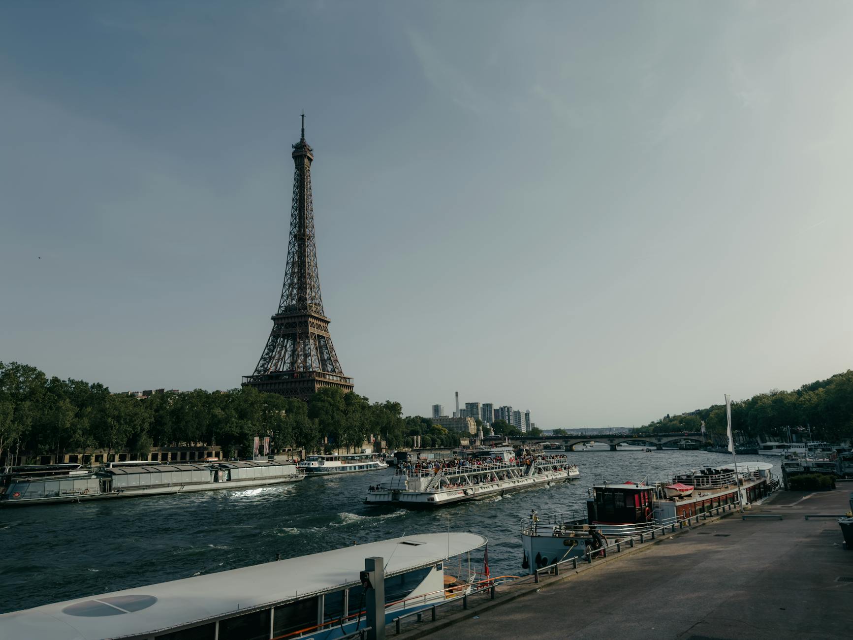Eiffel Tower Seine Cruise — Spain