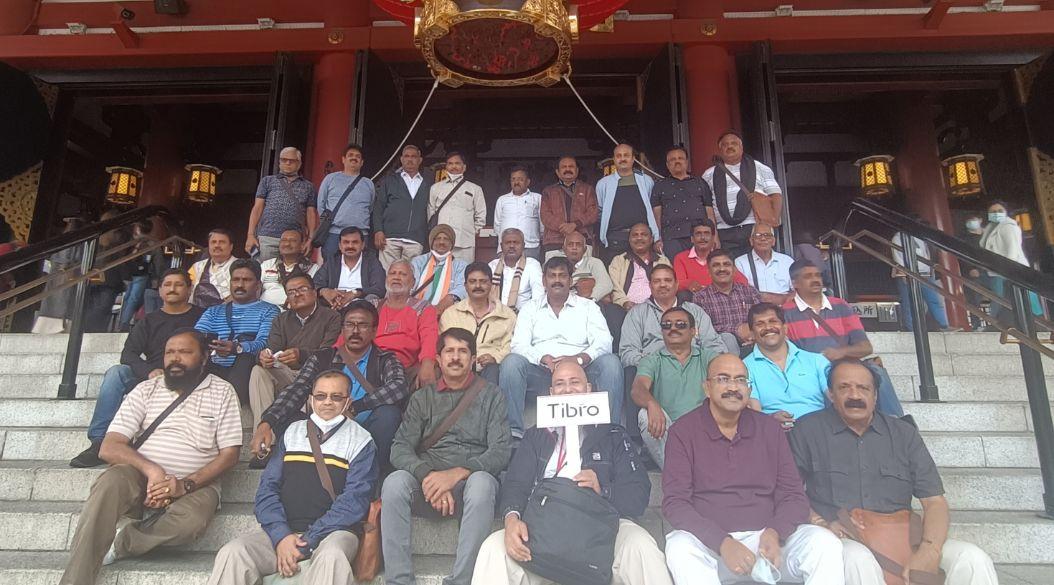 Tibro group enjoys a cultural visit to a historic temple.
