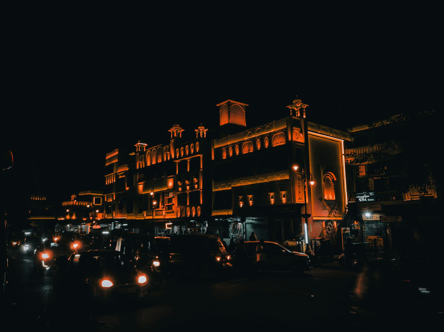 Tshangu architecture at night
