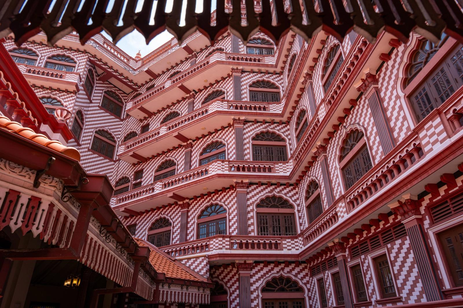 Explore the unique red and white Islamic architecture in the heart of Colombo, Sri Lanka