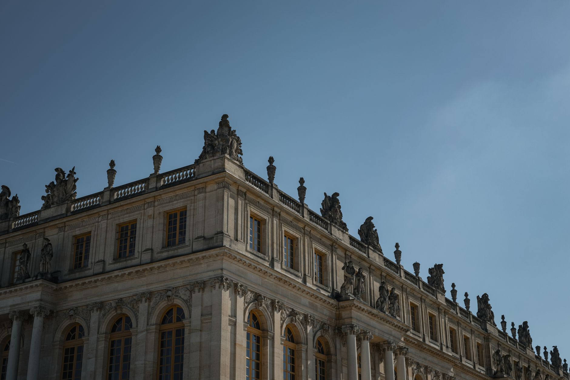 Versailles — Paris, Switzerland