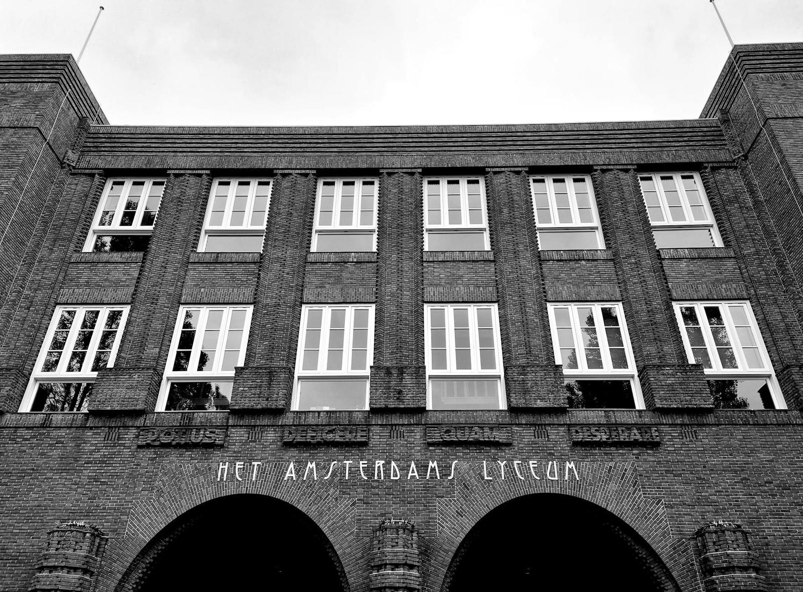Black and white photo of Het Amsterdams Lyceum