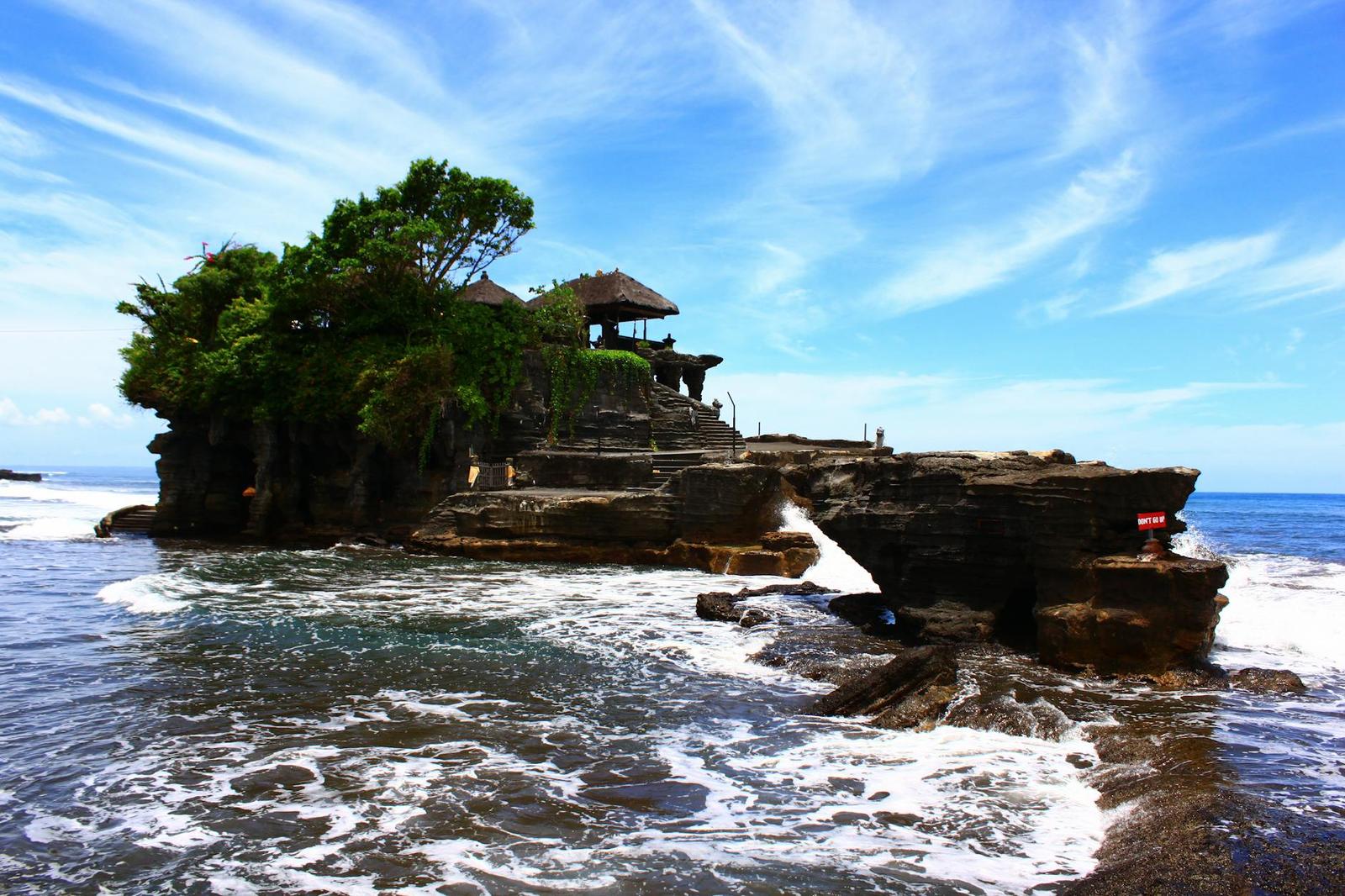UBUD VILLAGE + UBUD MONKEY FOREST + TANAH LOT TEMPLE, Indonesia