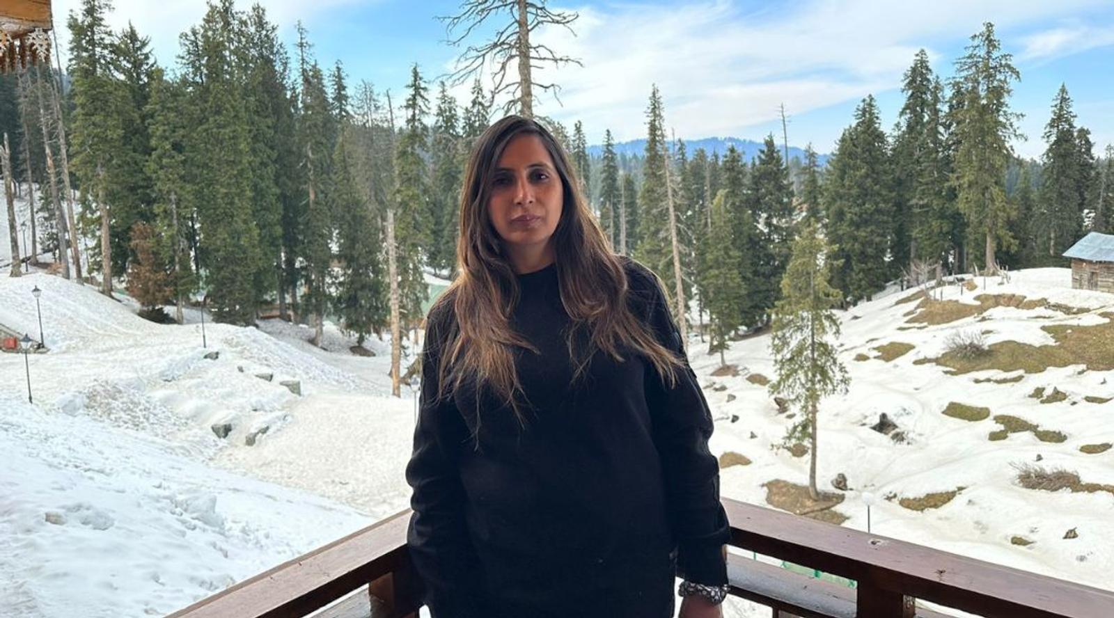 A women in a black sweatshirt