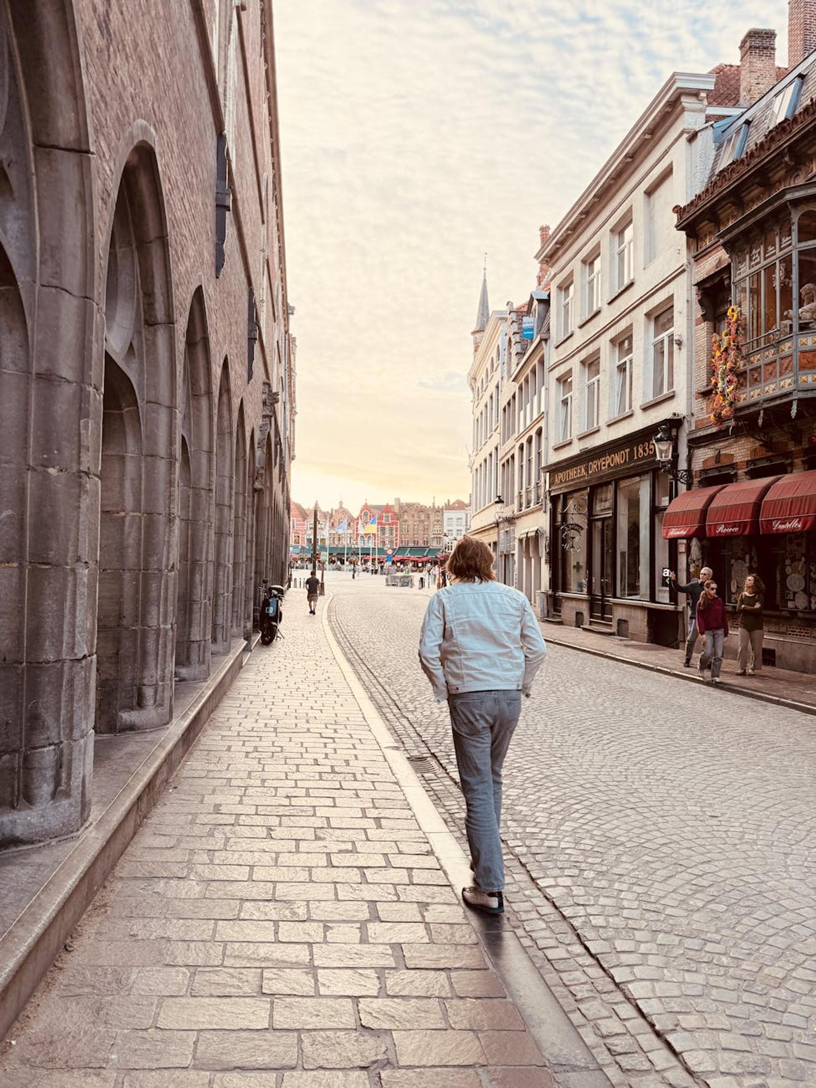 Bruges Walking — Belgium