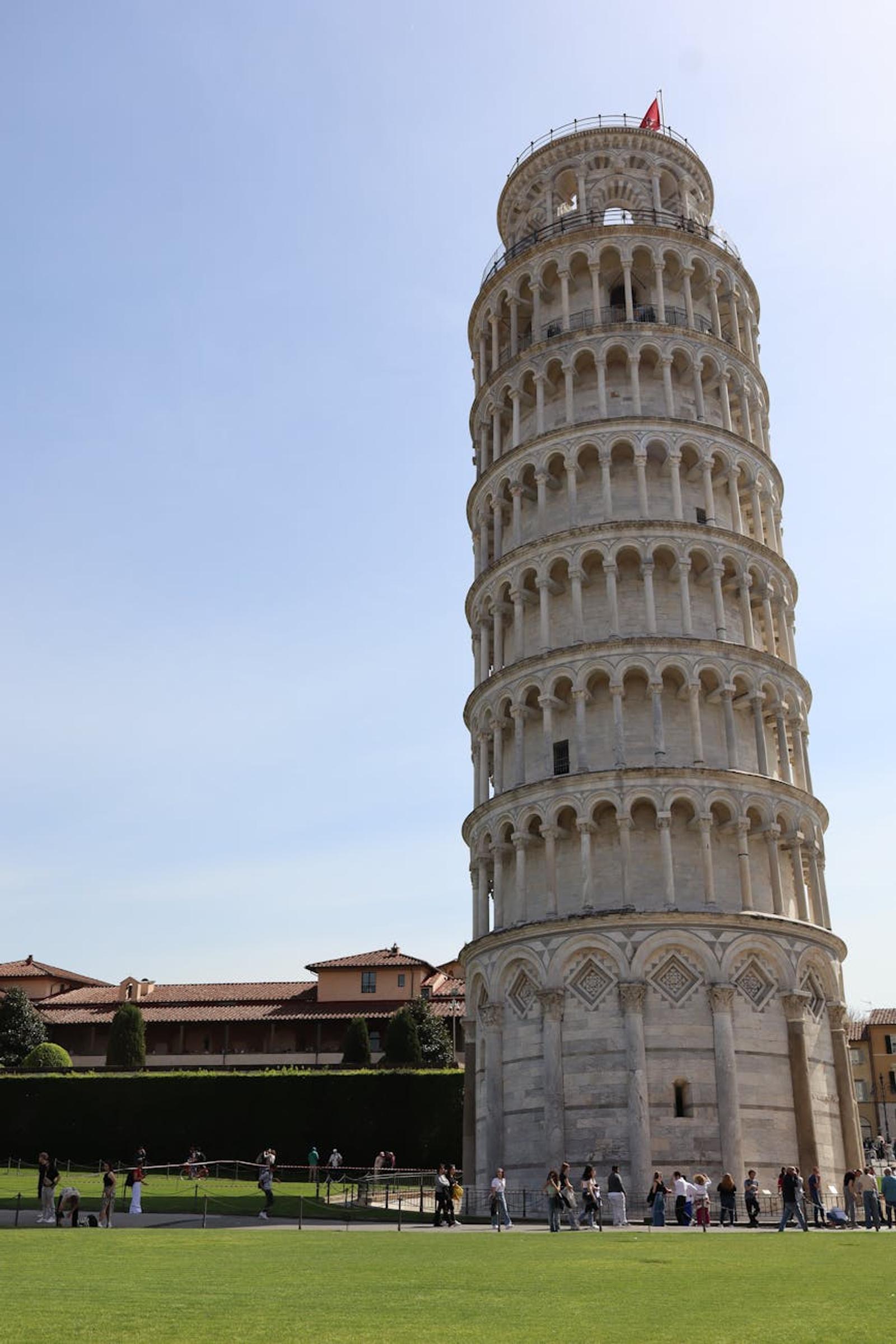 Leaning Tower Pisa — Italy