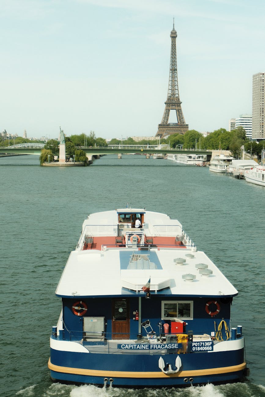 Eiffel Tower Seine Cruise — Netherlands