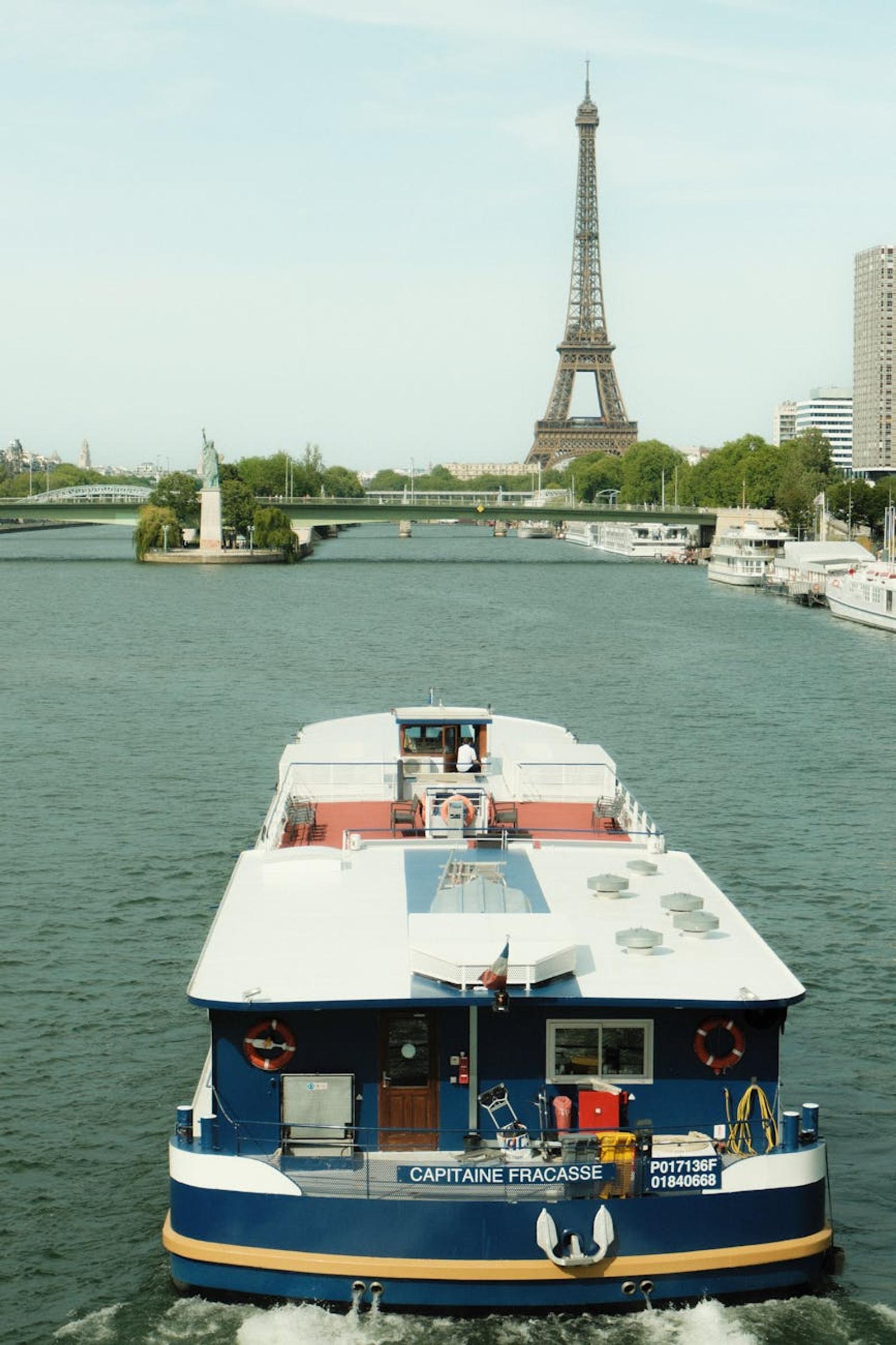Eiffel Tower Seine Cruise — Netherlands