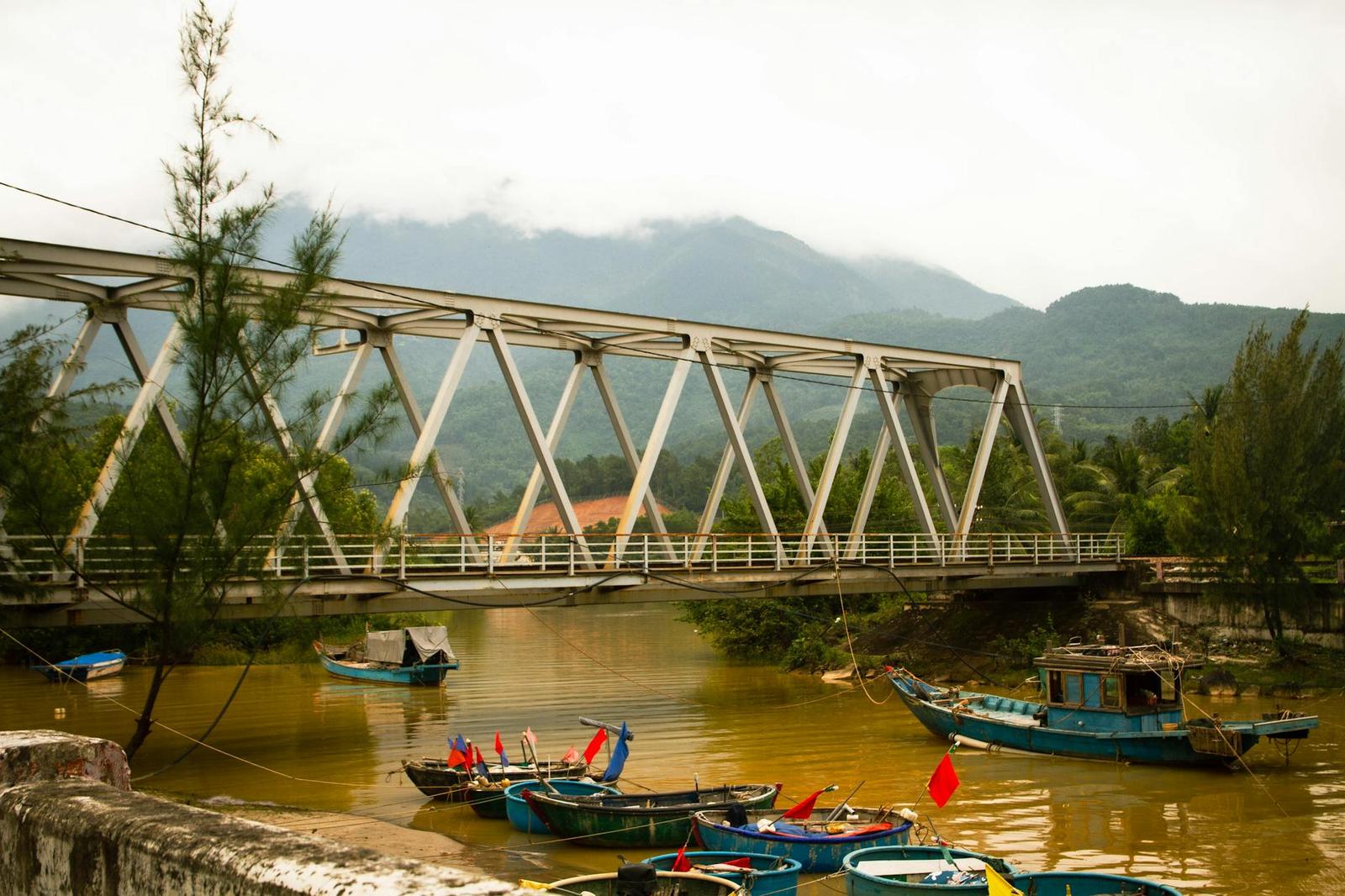 Br ) on day 4, Vietnam