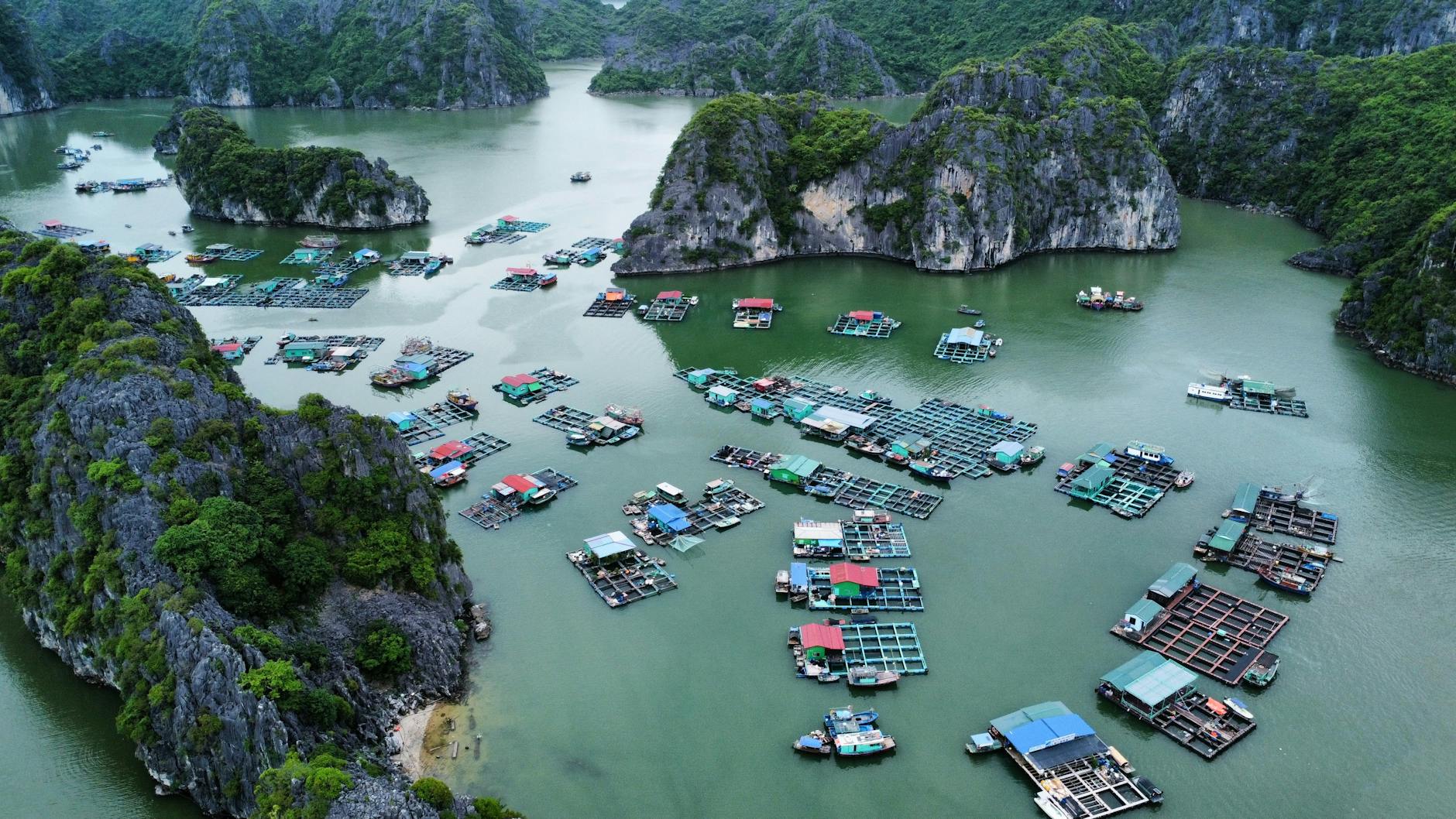 Halong Bay Hanoi Fly — Vietnam