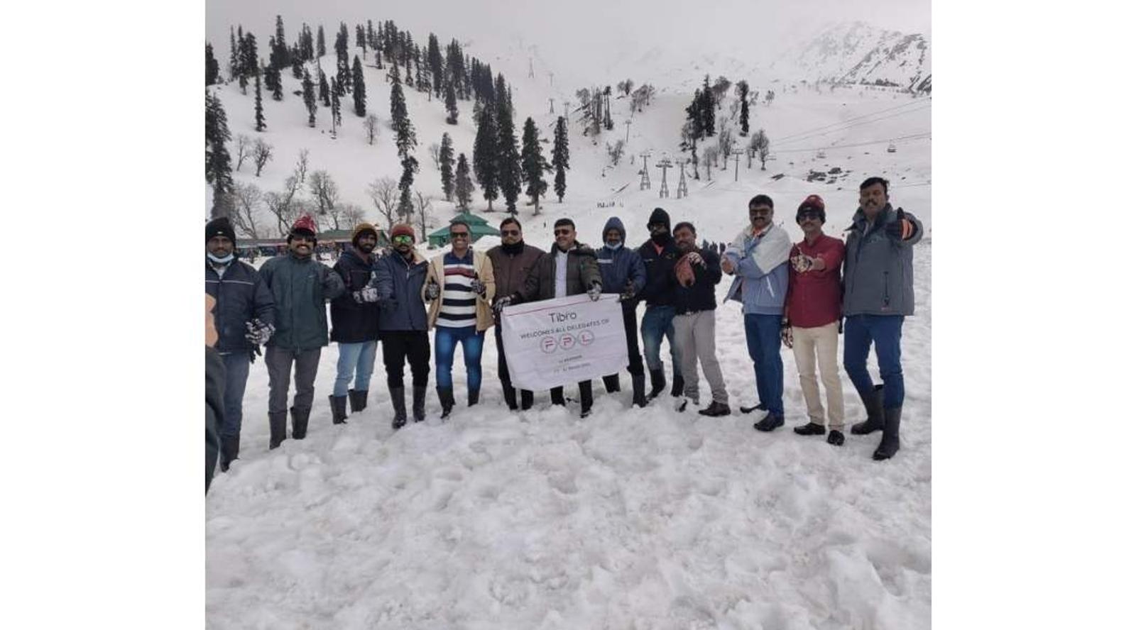 The Tibro group enjoys a snowy adventure breathtaking winter landscapes.