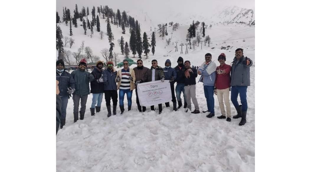 The Tibro group enjoys a snowy adventure breathtaking winter landscapes.