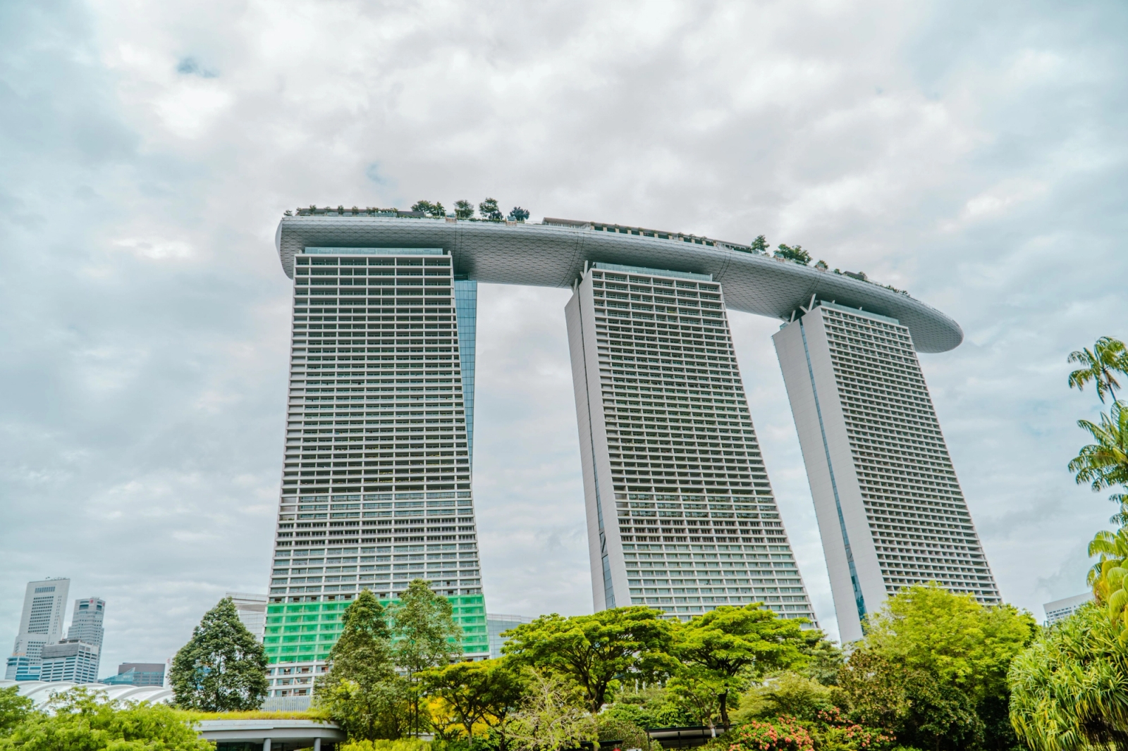 Stunning view of Marina Bay Sands in Singapore, showcasing modern architecture against the sky