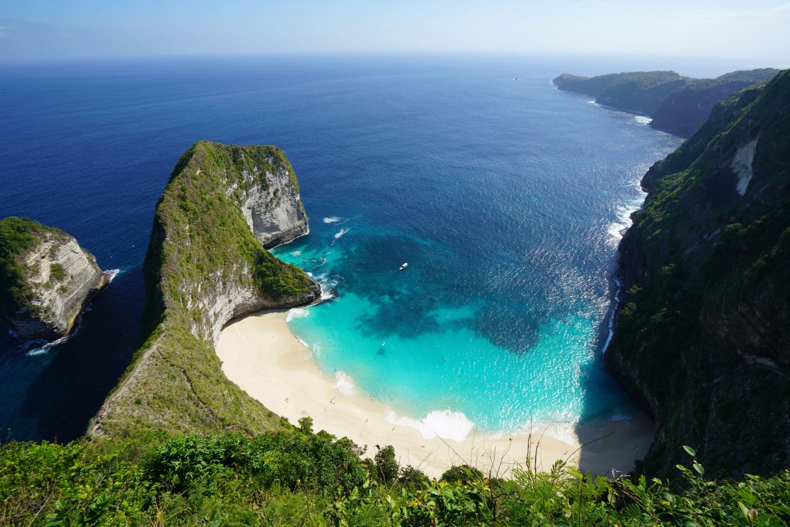 A breathtaking aerial view of the iconic Kelingking Beach on Nusa Penida, Bali, Indonesia