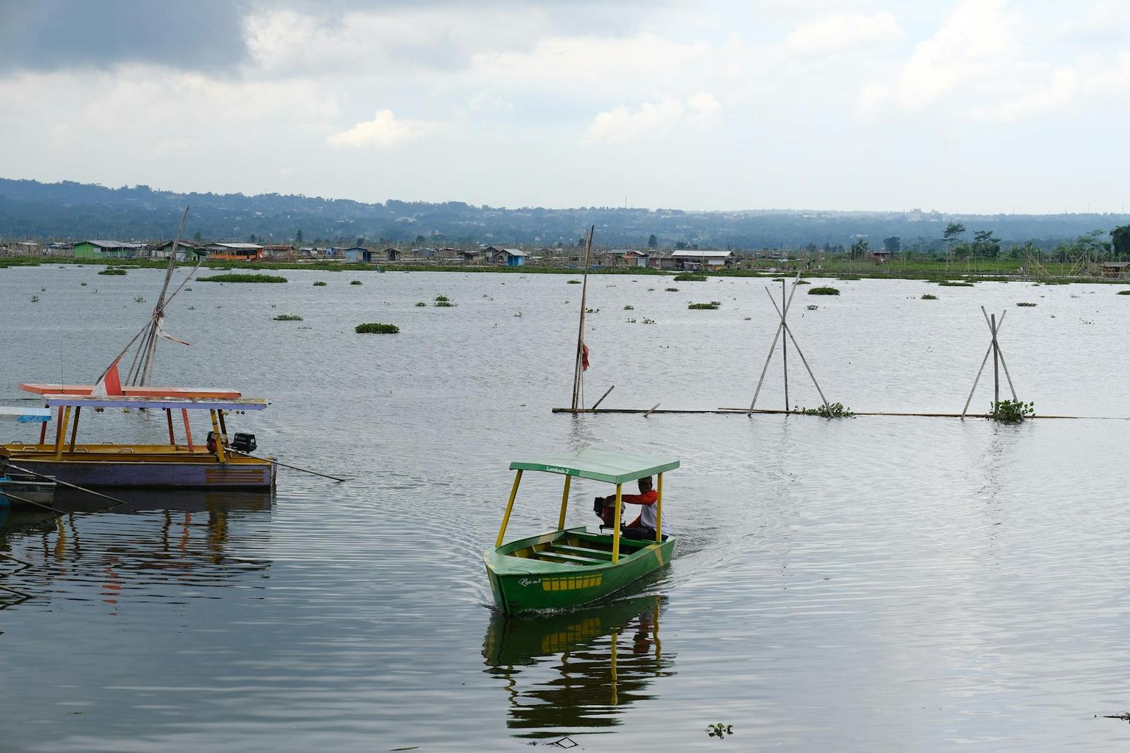 Naivasha boat among — Lake Naivasha, Kenya