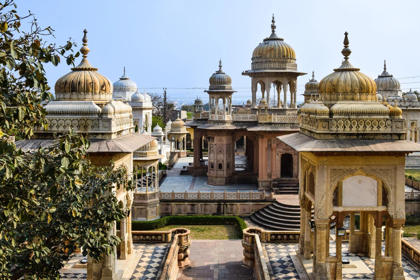 Explore the stunning architecture of Gaitore Ki Chhatriyan, a historic landmark in Jaipur, India
