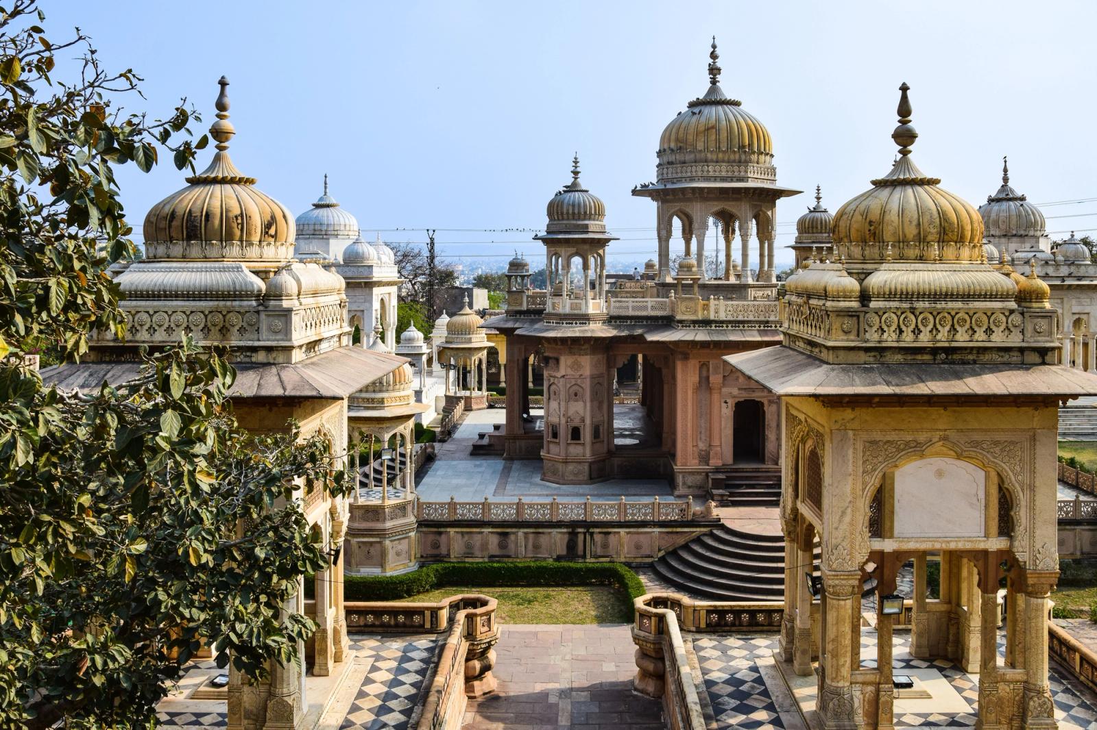 Explore the stunning architecture of Gaitore Ki Chhatriyan, a historic landmark in Jaipur, India