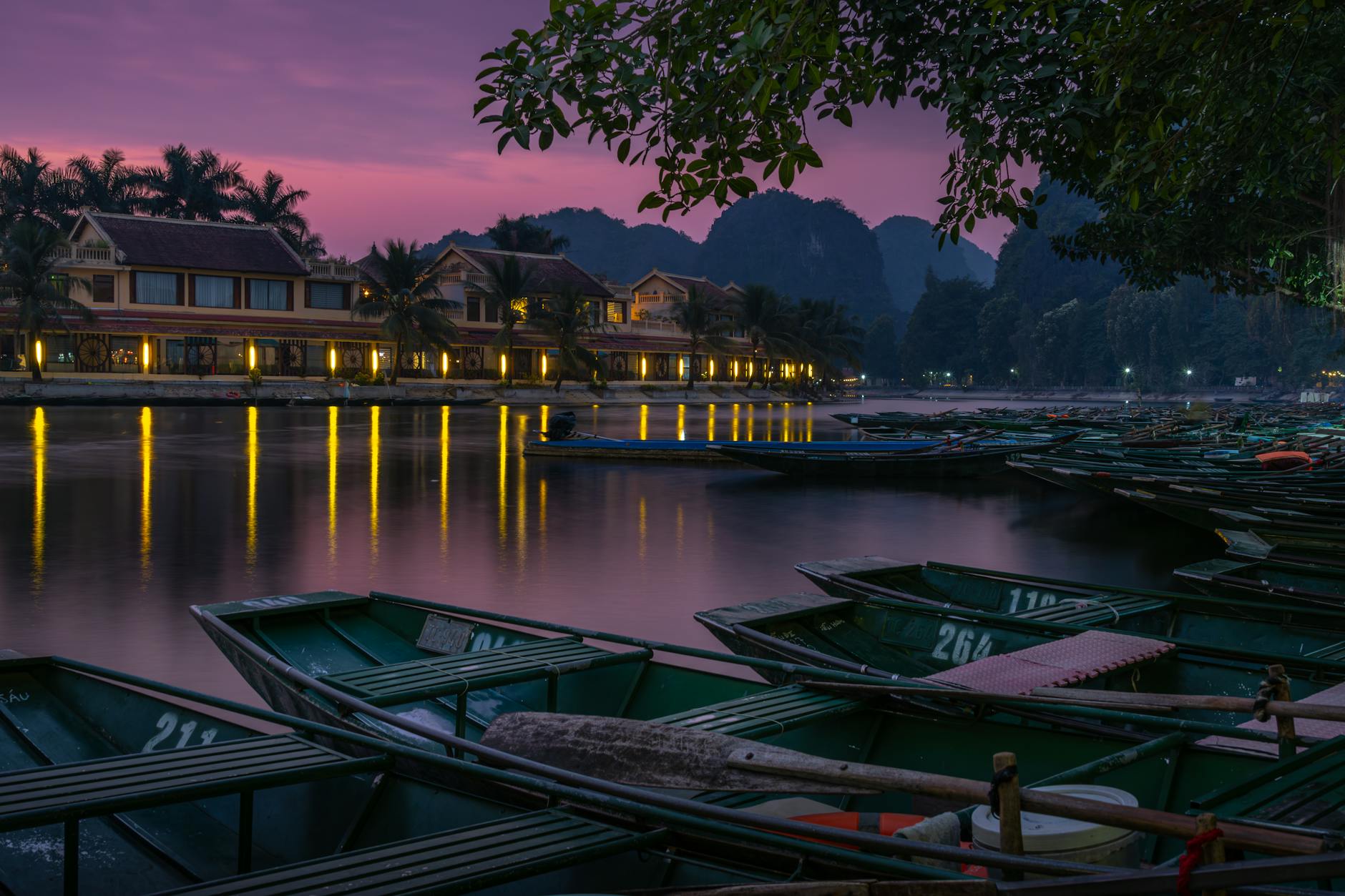 Amazing Vietnam Hanoi-Halong-HCM 5N