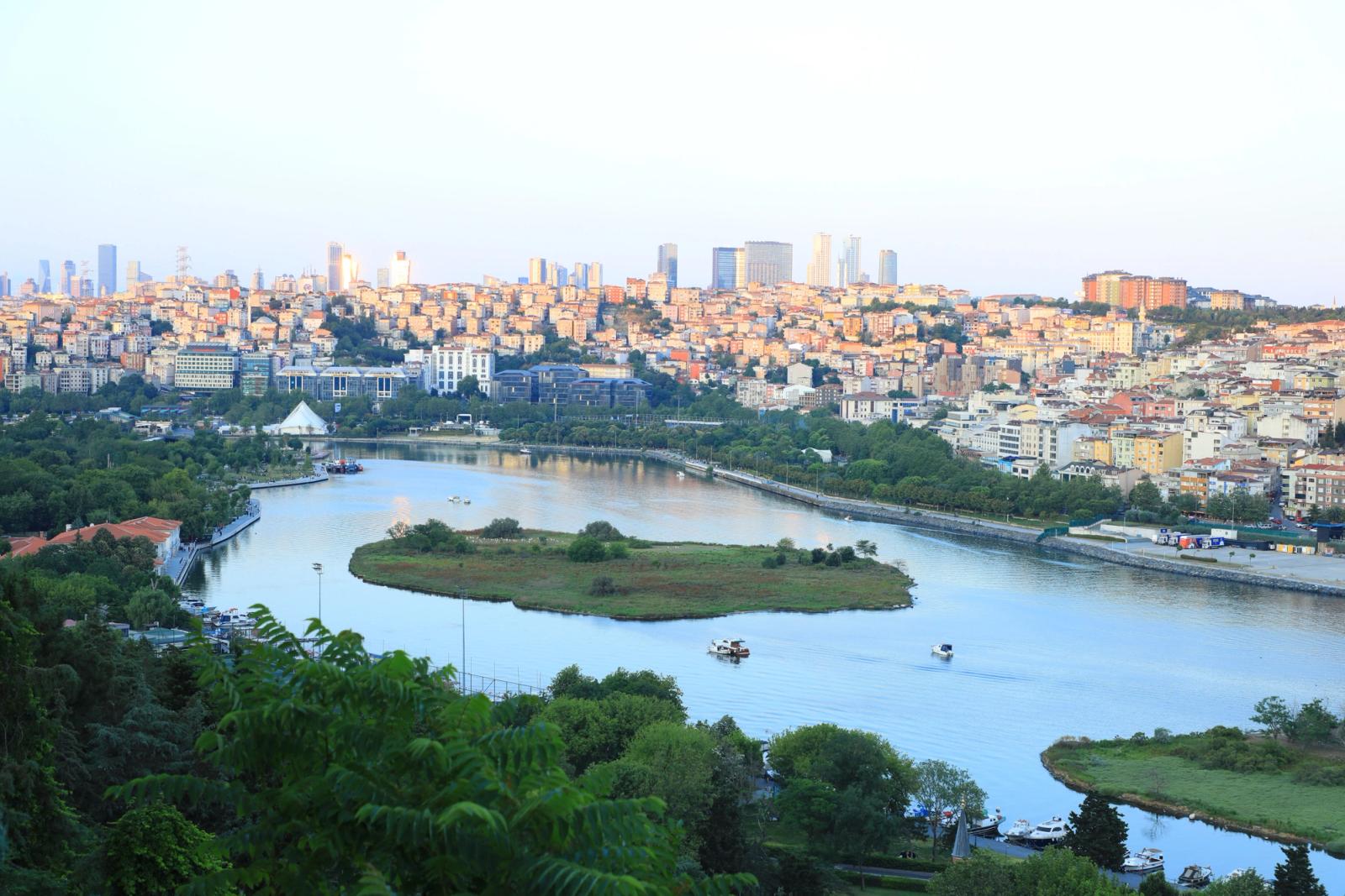 Panoramic view of the Golden Horn waterway and cityscape in Istanbul, Turkey
