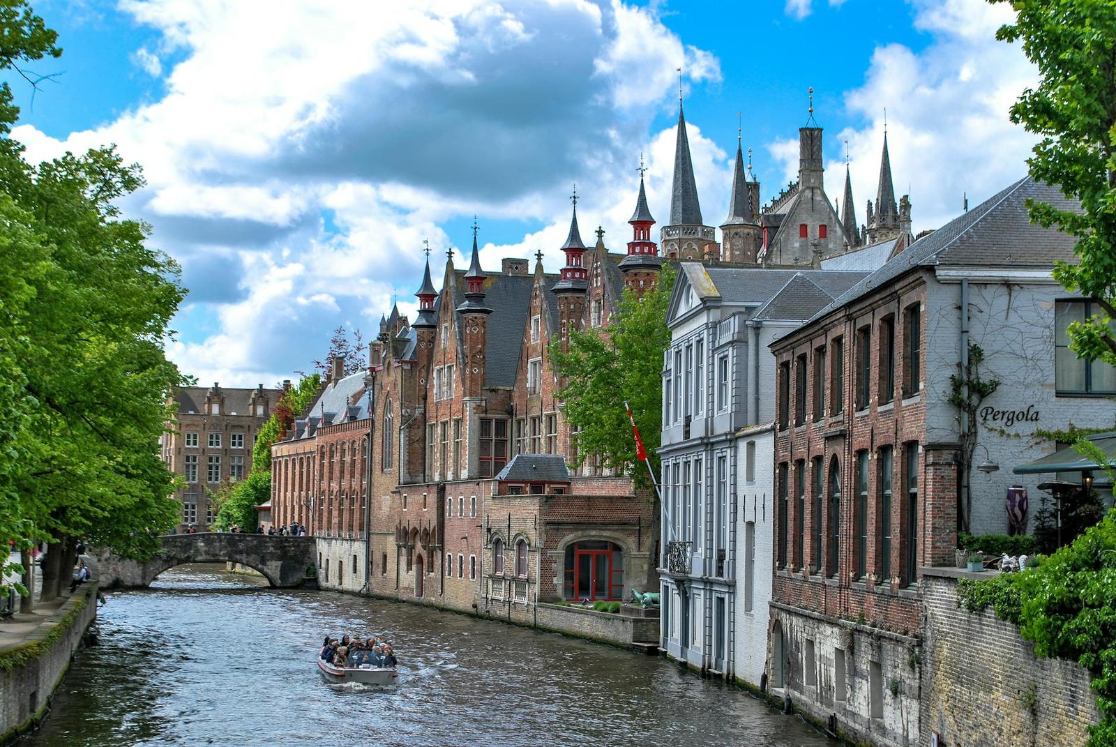 Bruges Walking Tour, Belgium + Netherlands